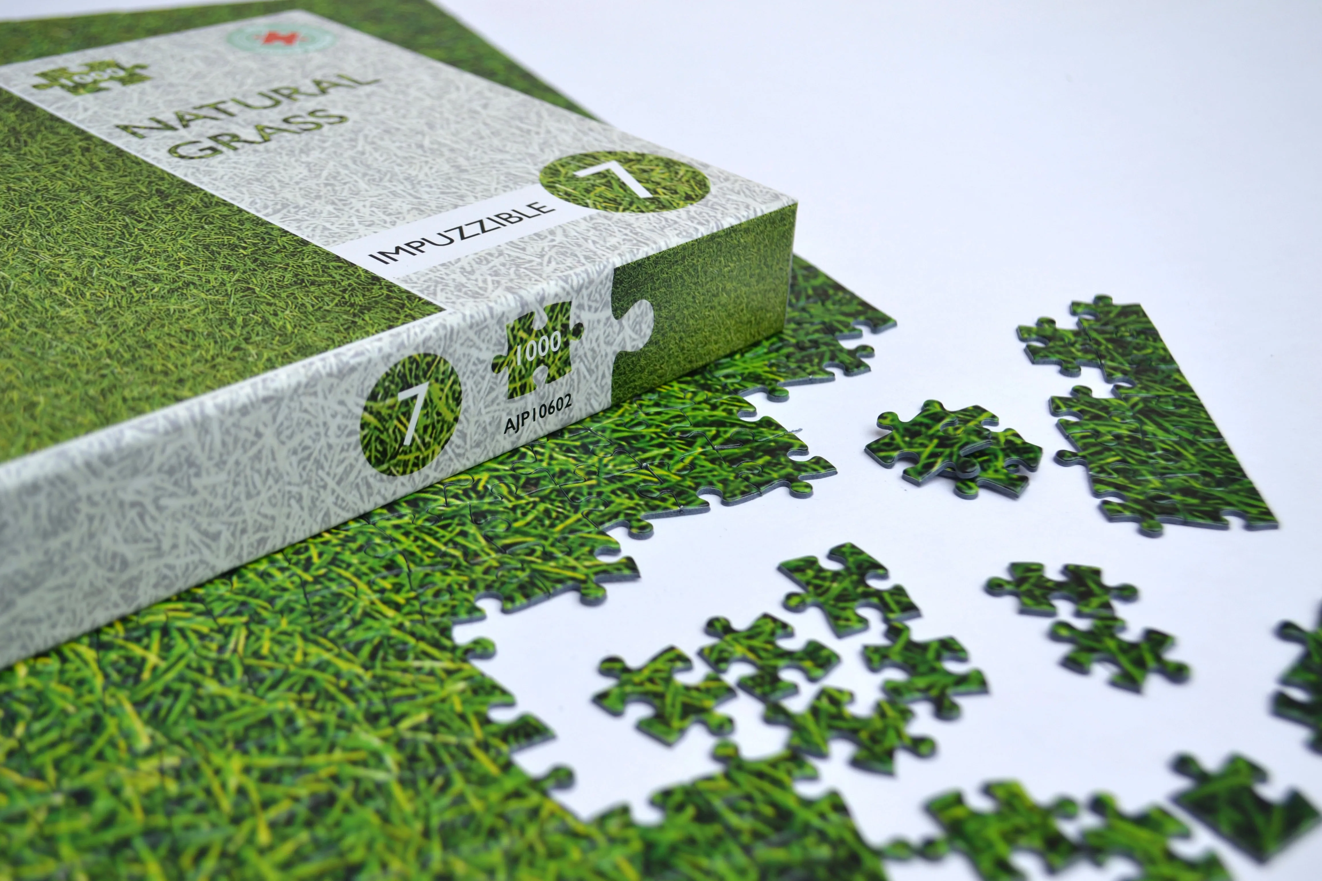 Natural Grass - Impuzzible No.7 - 1000 Piece Jigsaw Puzzle