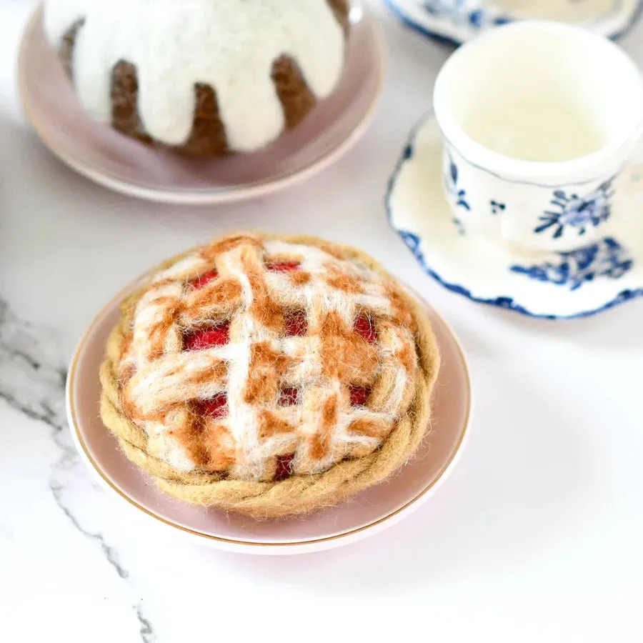 Needle-felted Play Food Mini Lattice Apple Pie